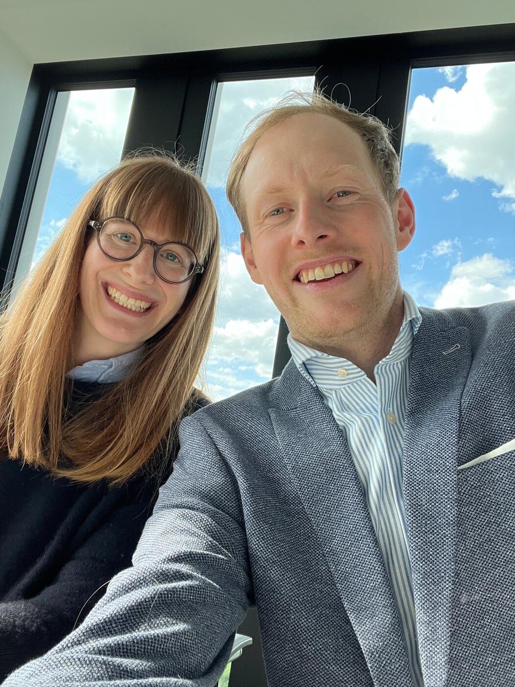 Max und Melanie nach der GmbH-Gründung
